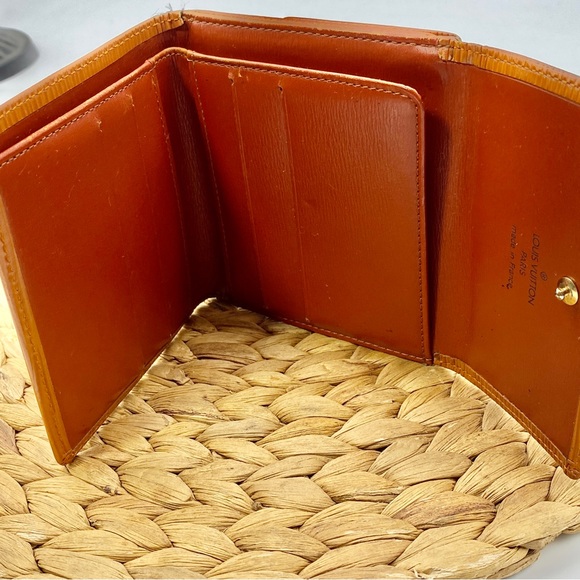 LOUIS VUITTON LOGO CARAMEL BROWN EPI LEATHER BIFOLD BRASS MONEY WALLET POUCH - Picture 8 of 11
